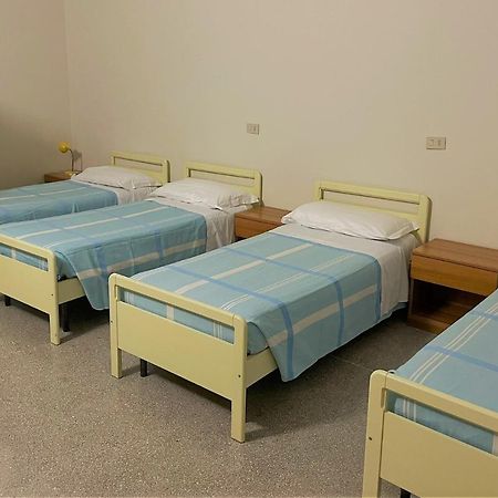 Отель Casa Marina Bruno E Paola Mari Каорле Экстерьер фото